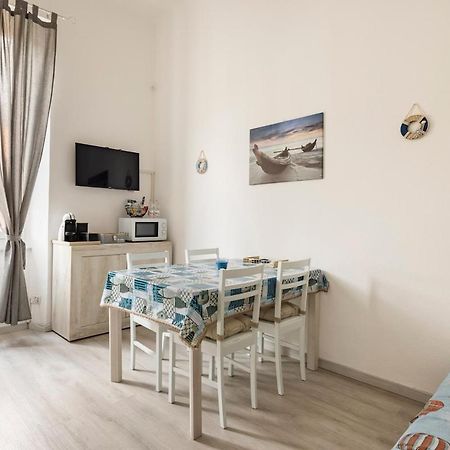 Leo Holiday Homes Deiva Marina Extérieur photo