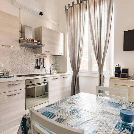 Leo Holiday Homes Deiva Marina Extérieur photo