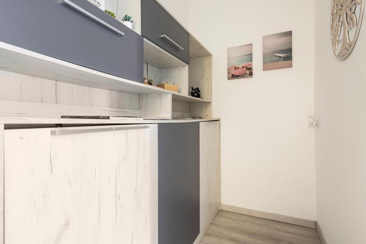 Leo Holiday Homes Deiva Marina Extérieur photo