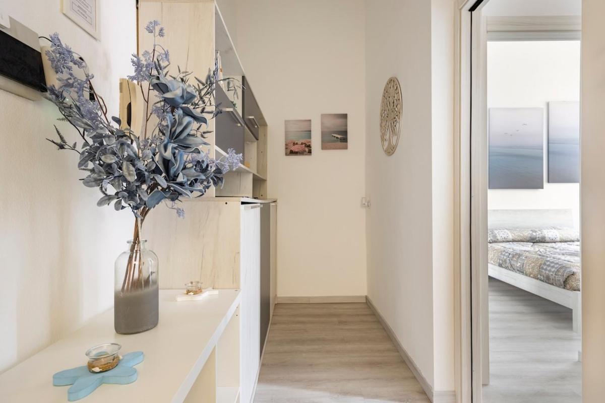 Leo Holiday Homes Deiva Marina Extérieur photo