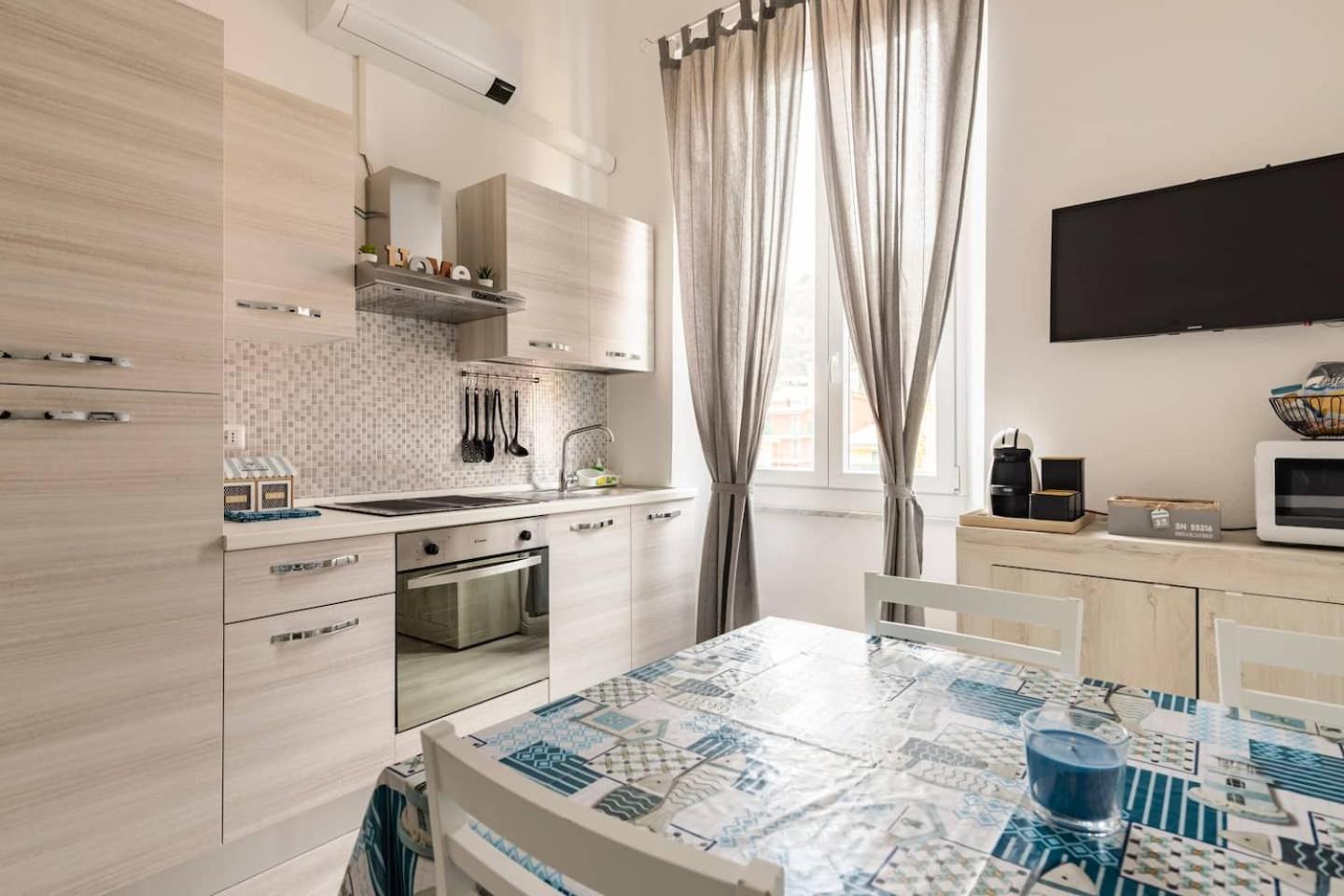 Leo Holiday Homes Deiva Marina Extérieur photo